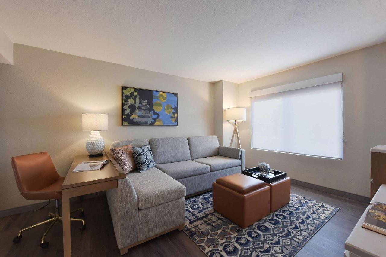 One-Bedroom King Suite - High Floor